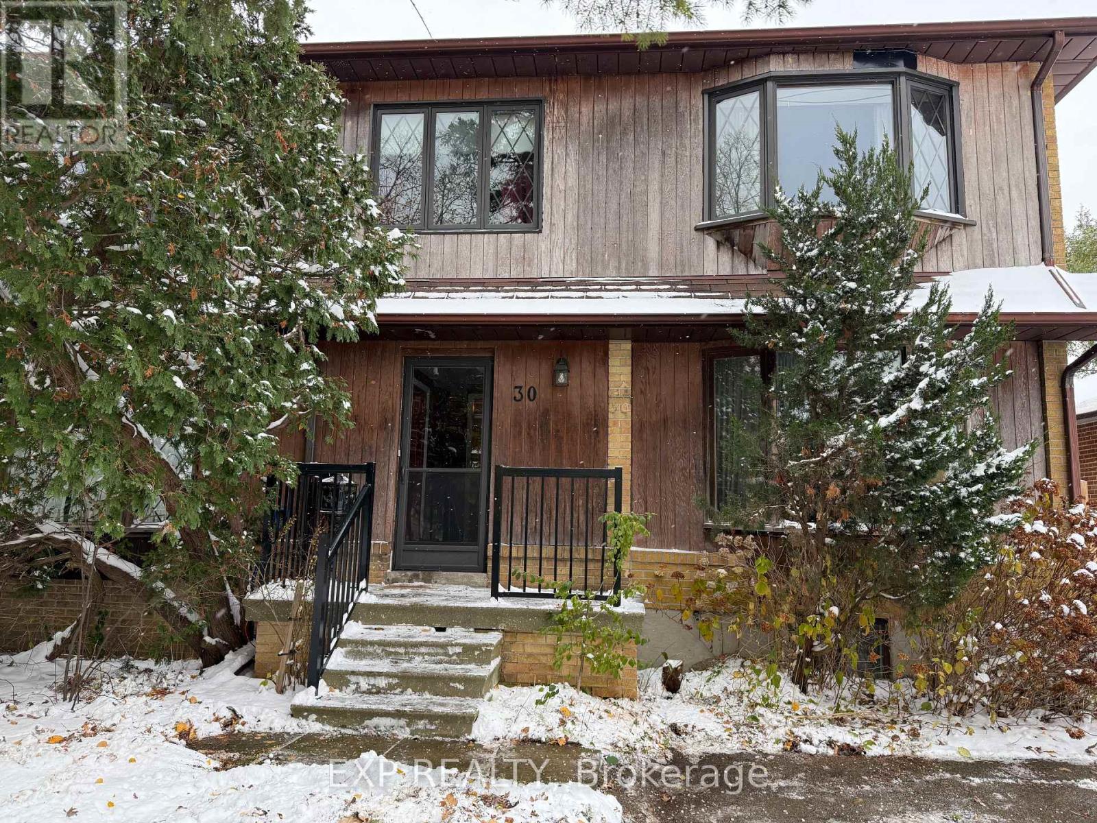 30 Lyon Heights Road, Toronto, Ontario  M1P 3V7 - Photo 2 - E12530324