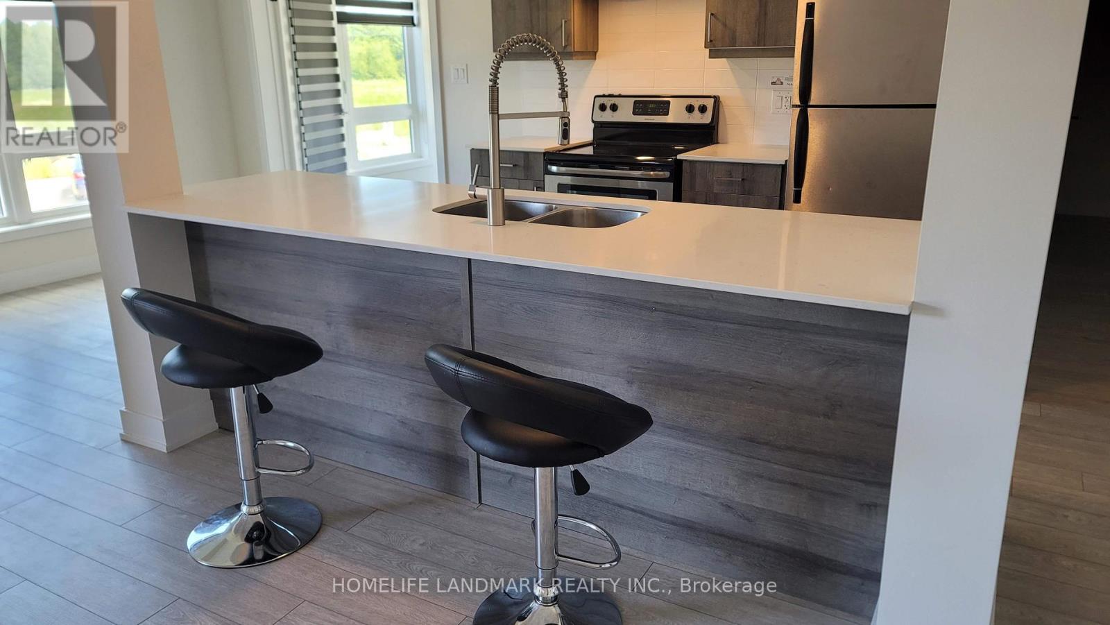 111 - 10 Culinary Lane, Barrie, Ontario  L9J 0J7 - Photo 15 - S12458441