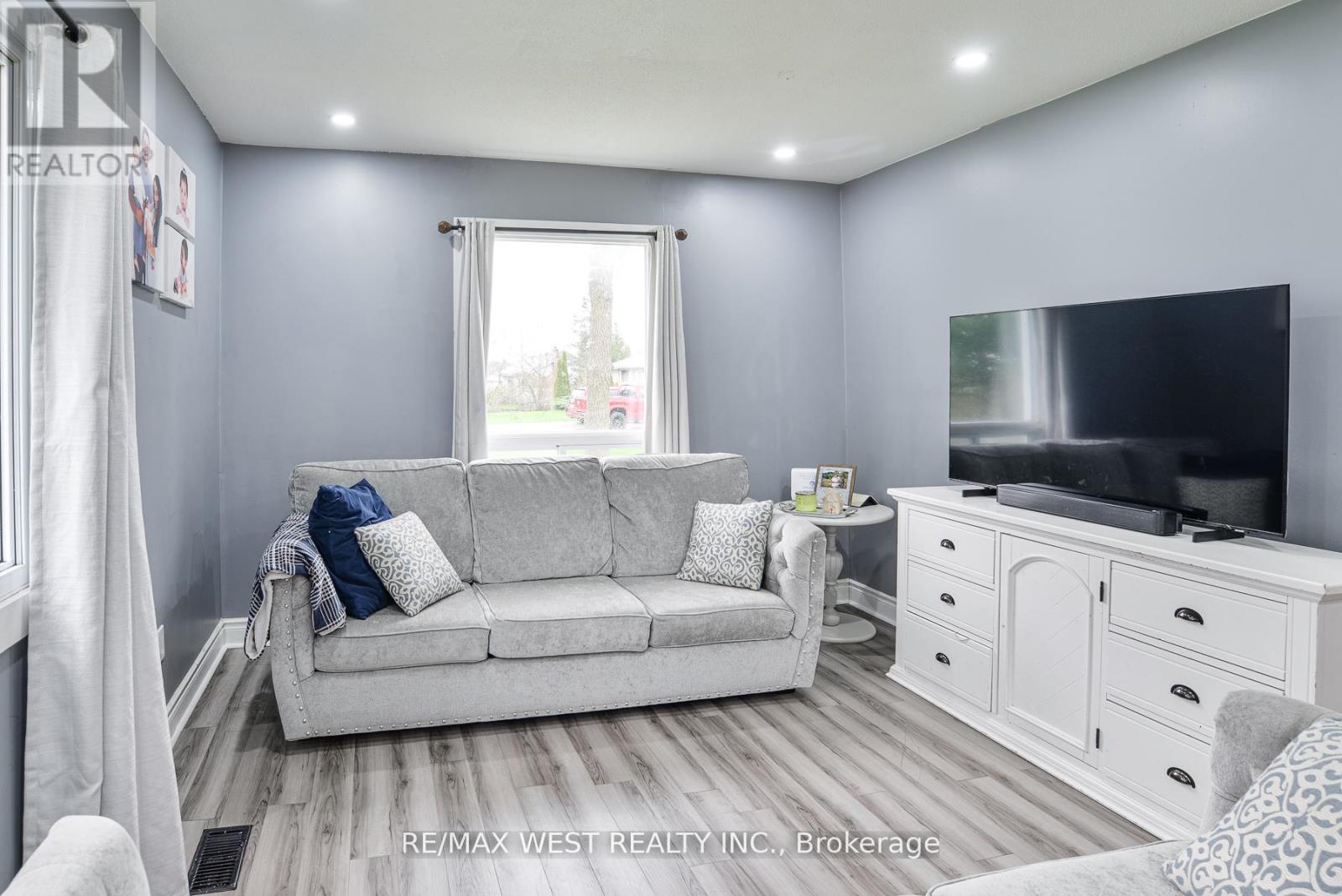 8855 Webster Road, Adjala-Tosorontio, Ontario  L0M 1K0 - Photo 5 - N12530344