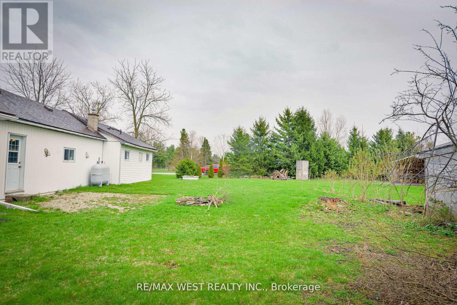 8855 Webster Road, Adjala-Tosorontio, Ontario  L0M 1K0 - Photo 7 - N12530344