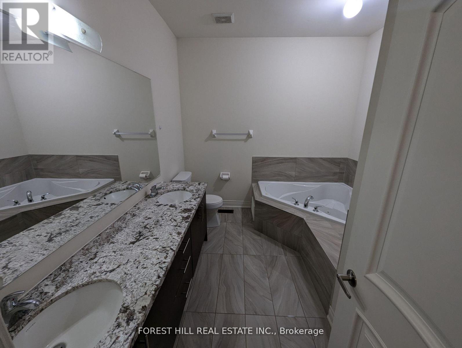 11 Joseph Hartman Crescent, Aurora, Ontario  L4G 1C9 - Photo 12 - N12530358