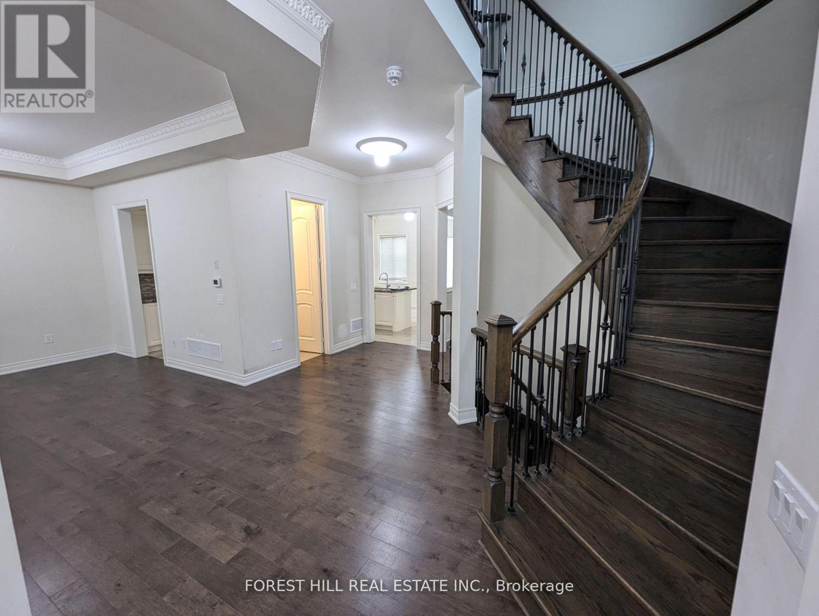 11 Joseph Hartman Crescent, Aurora, Ontario  L4G 1C9 - Photo 4 - N12530358