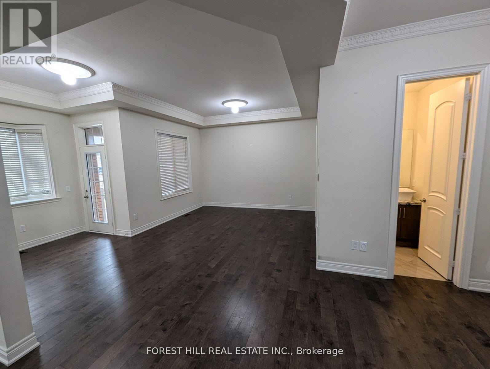 11 Joseph Hartman Crescent, Aurora, Ontario  L4G 1C9 - Photo 6 - N12530358