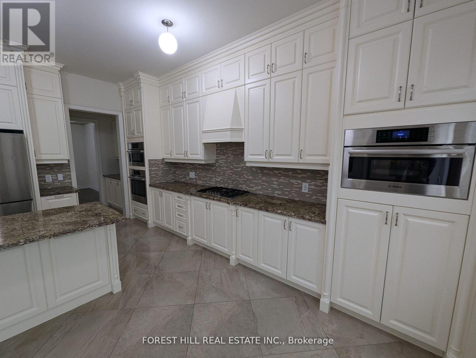 11 Joseph Hartman Crescent, Aurora, Ontario  L4G 1C9 - Photo 8 - N12530358