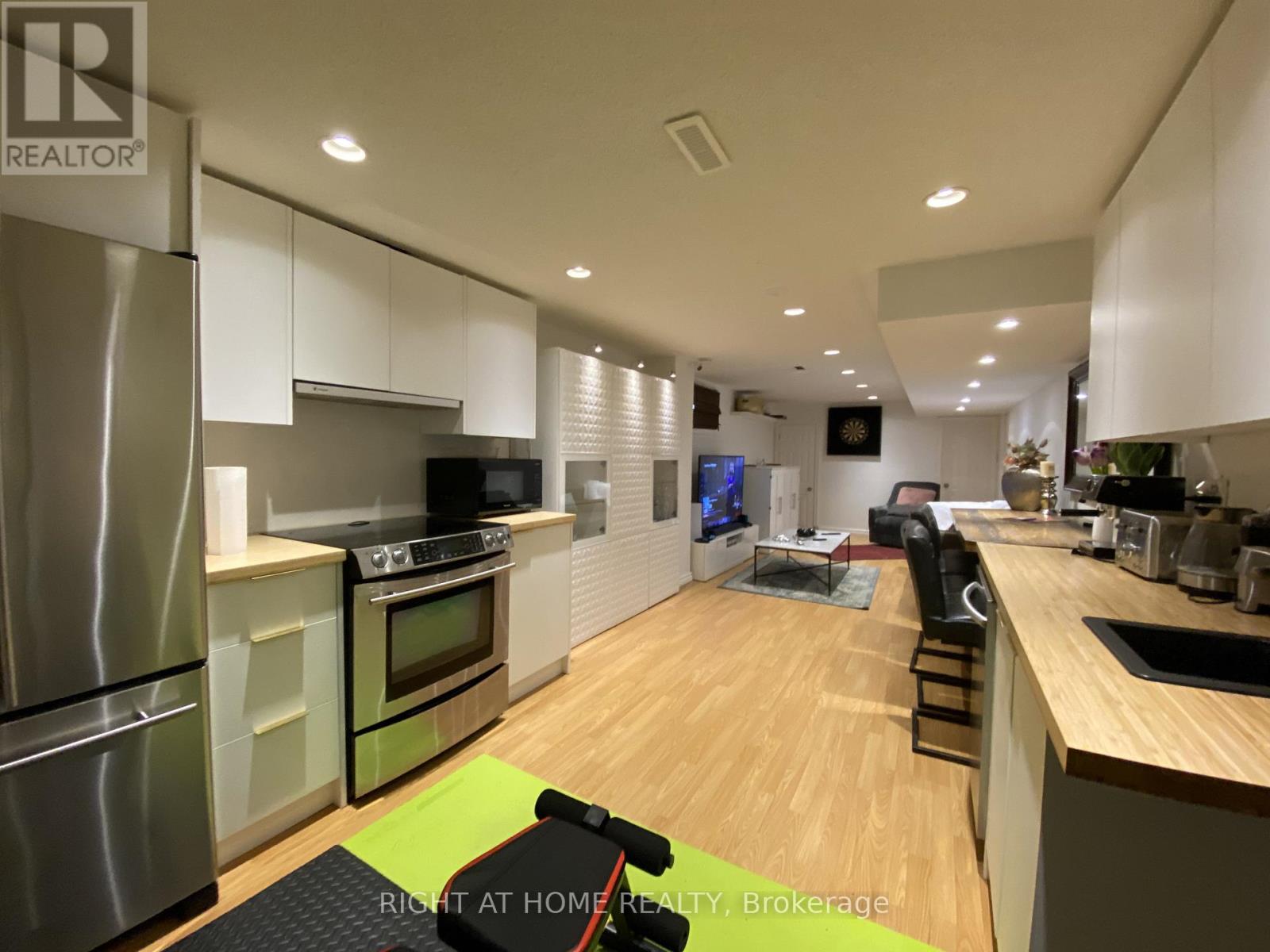 Lower Level - 36 Charnwood Place, Markham, Ontario  L3T 5H3 - Photo 2 - N12530362