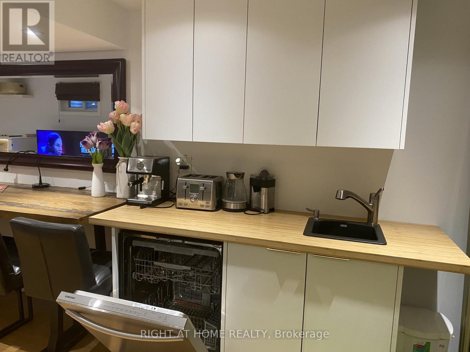 Lower Level - 36 Charnwood Place, Markham, Ontario  L3T 5H3 - Photo 9 - N12530362