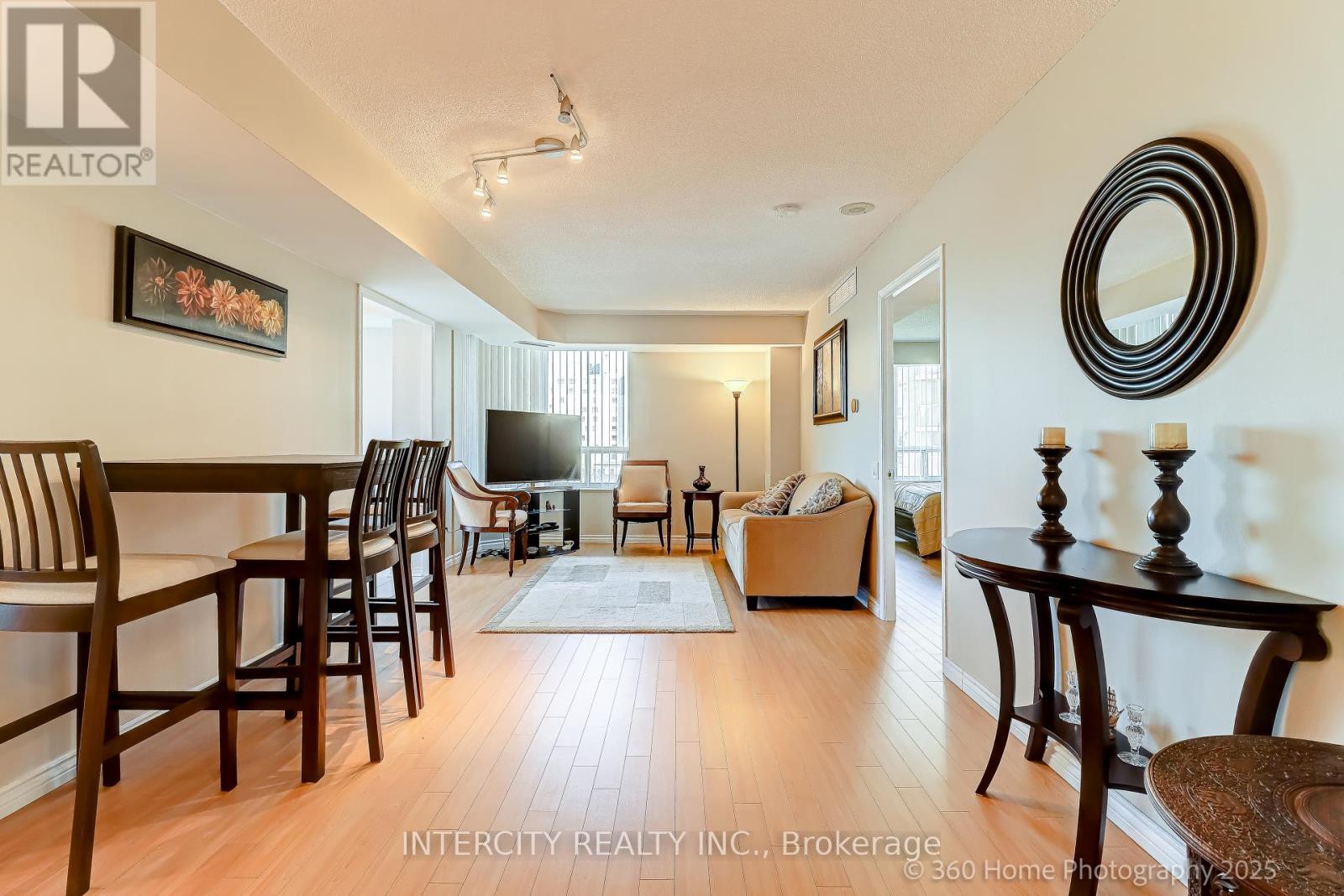 703 - 5 Emerald Lane, Vaughan, Ontario  L4J 8P7 - Photo 4 - N12530382