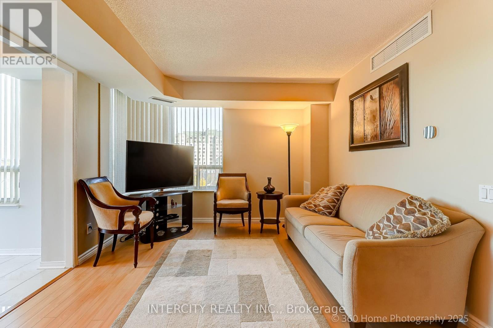 703 - 5 Emerald Lane, Vaughan, Ontario  L4J 8P7 - Photo 5 - N12530382