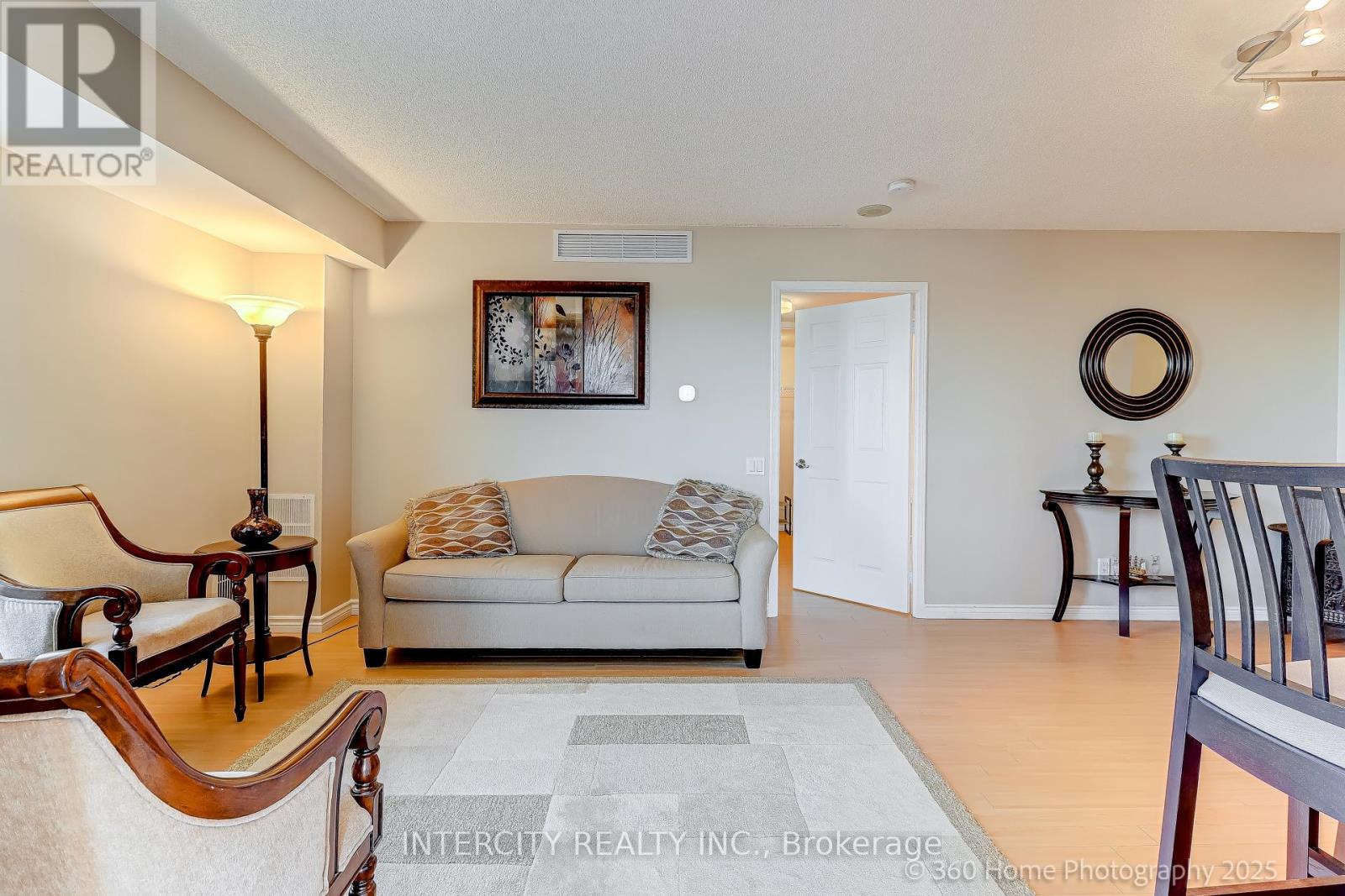 703 - 5 Emerald Lane, Vaughan, Ontario  L4J 8P7 - Photo 6 - N12530382