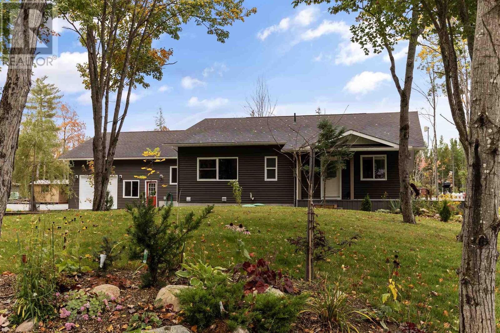 33 Pine Shores Rd, Goulais River, Ontario P0S 1E0 - Photo 2 - SM252905