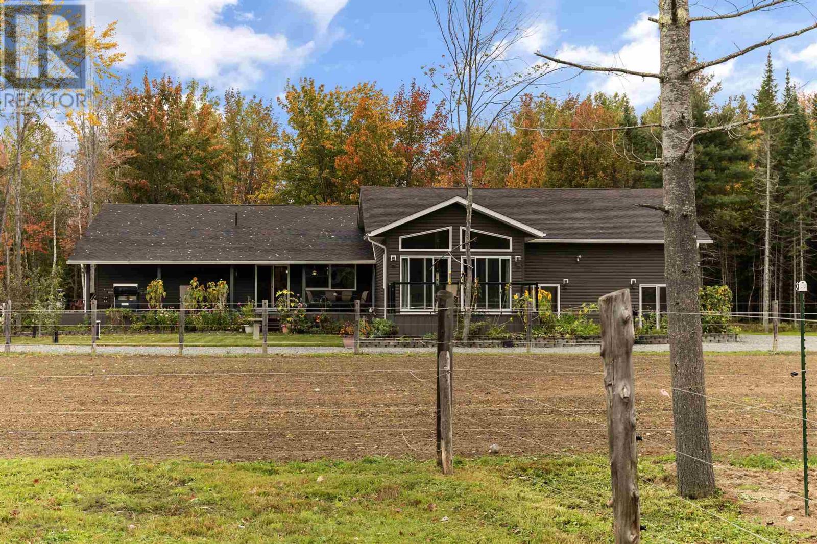 33 Pine Shores Rd, Goulais River, Ontario P0S 1E0 - Photo 3 - SM252905