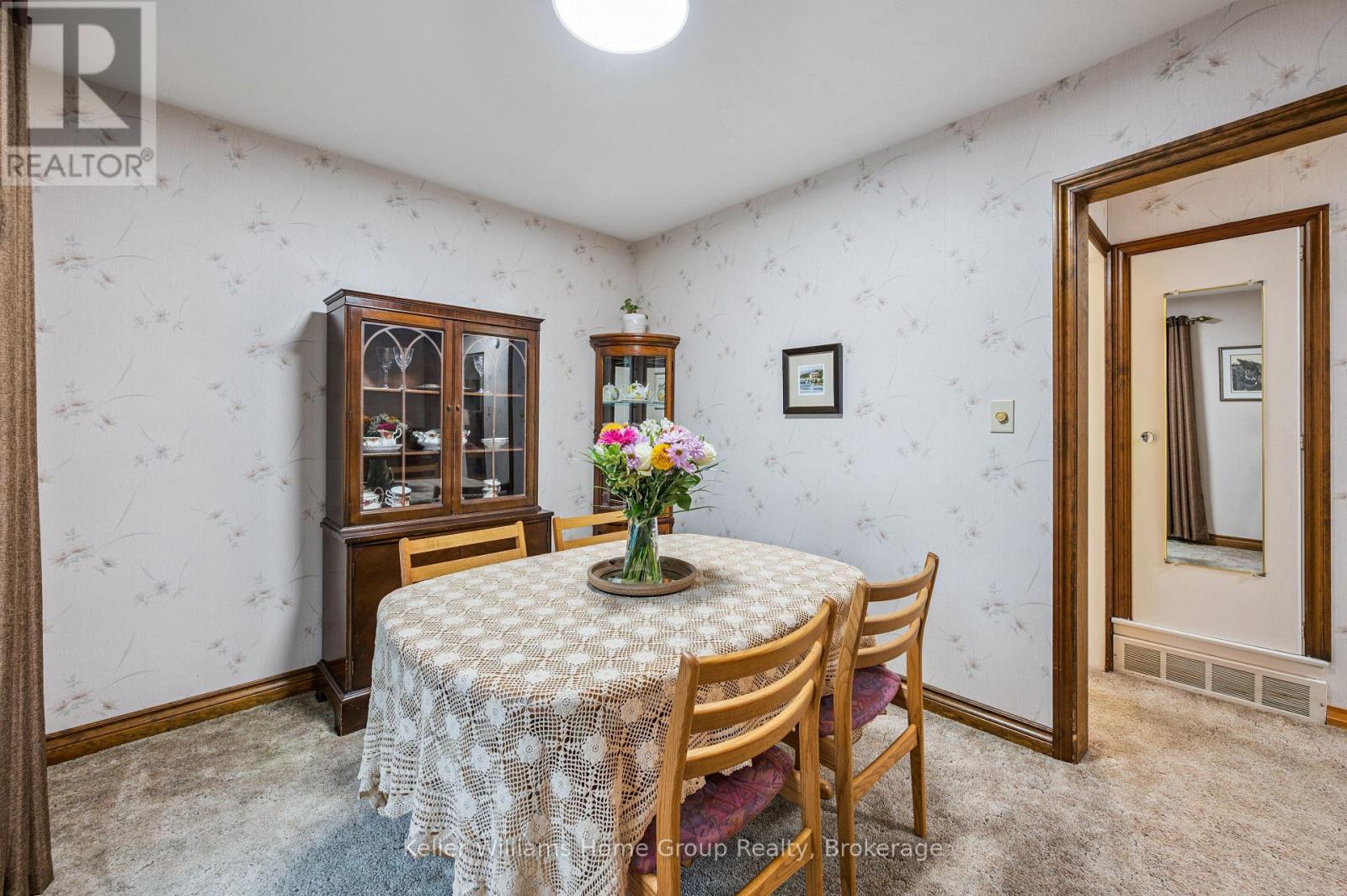 54 Ottawa Crescent, Guelph, Ontario  N1E 2A6 - Photo 12 - X12530556