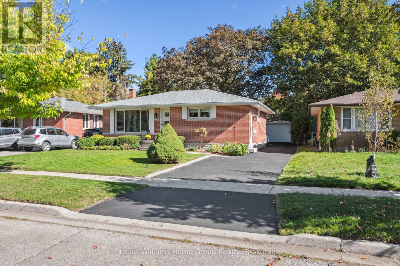 54 Ottawa Crescent, Guelph, Ontario  N1E 2A6 - Photo 2 - X12530556