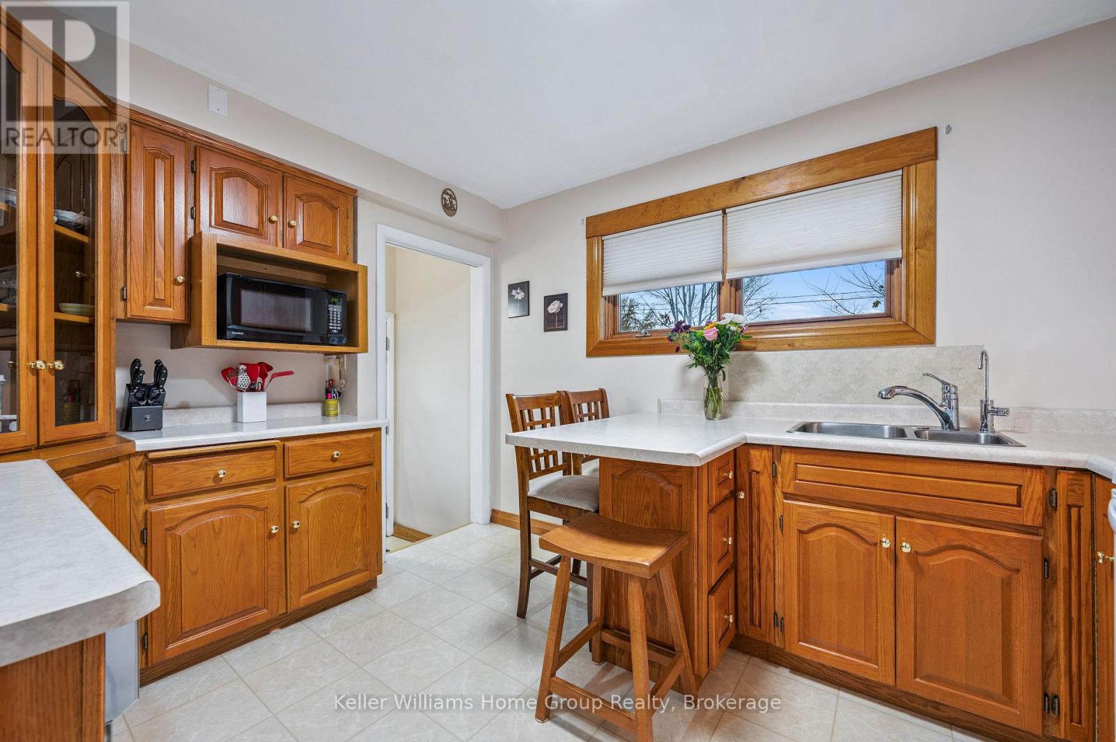 54 Ottawa Crescent, Guelph, Ontario  N1E 2A6 - Photo 7 - X12530556