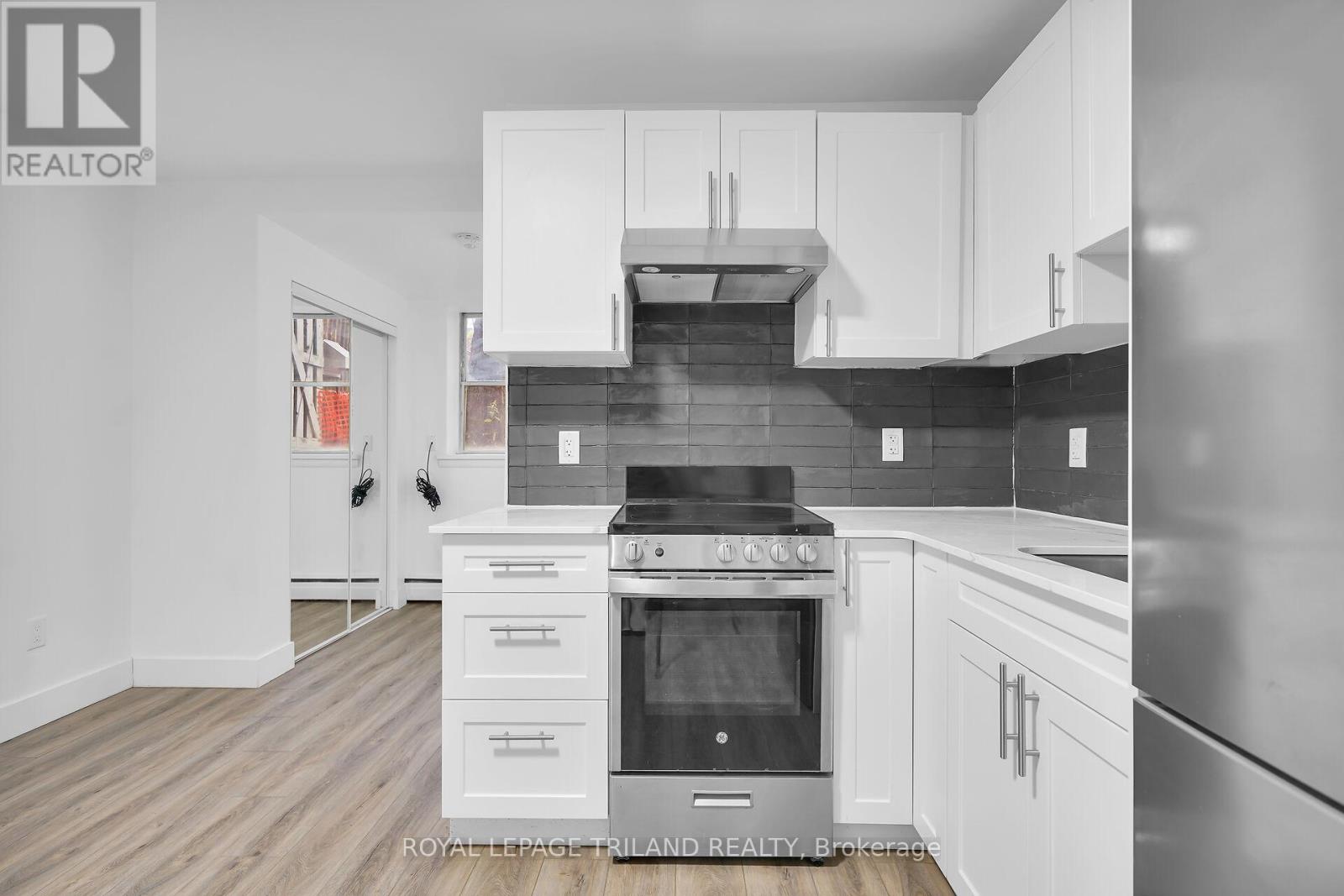 E - 20 Craig Street, London South, Ontario  N6C 1E8 - Photo 6 - X12530474