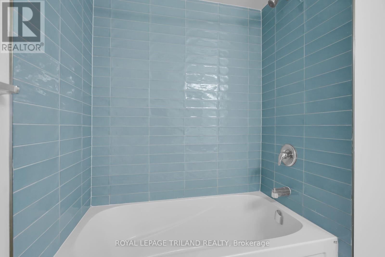 E - 20 Craig Street, London South, Ontario  N6C 1E8 - Photo 9 - X12530474