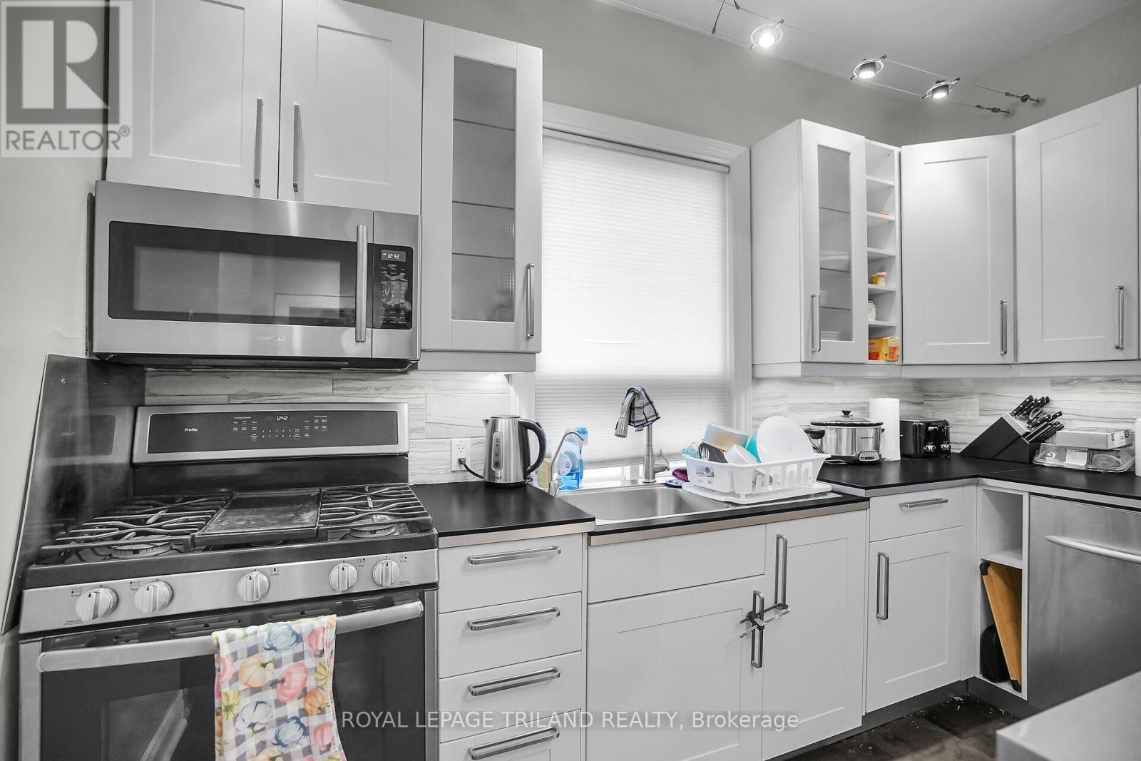 40 Metcalfe Street, St. Thomas, Ontario  N5R 3K2 - Photo 8 - X12530480