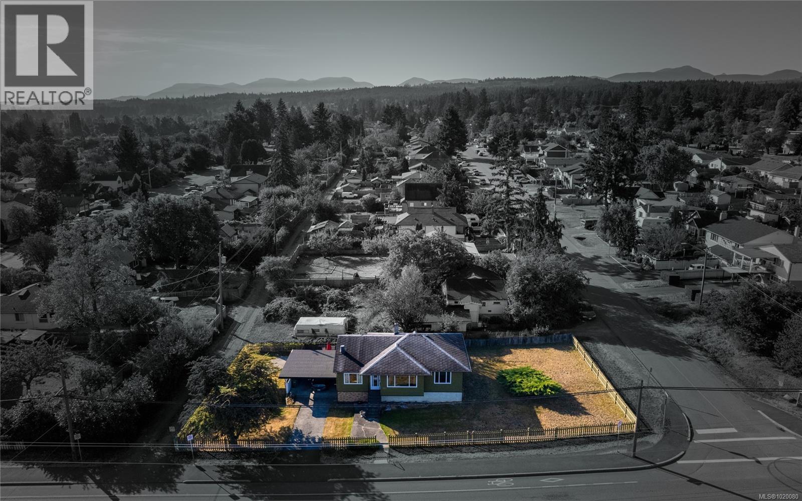 561 Fourth St, Nanaimo, British Columbia V9R 1T9 - Photo 2 - 1020080