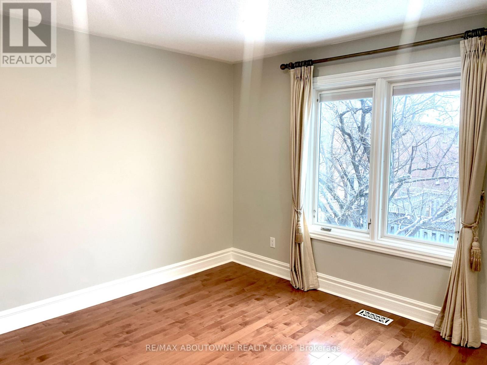 (Upper) - 4766 Wild Rose Street, Mississauga, Ontario  L5M 5M6 - Photo 10 - W12530230