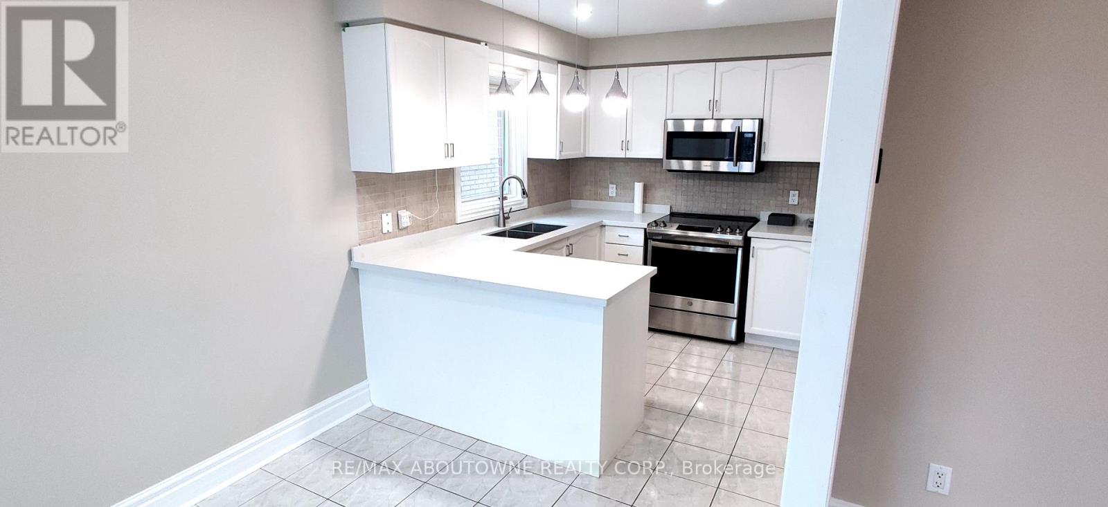 (Upper) - 4766 Wild Rose Street, Mississauga, Ontario  L5M 5M6 - Photo 16 - W12530230