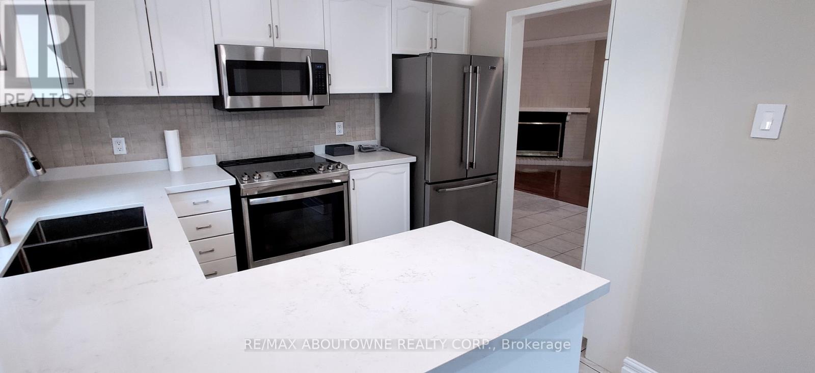 (Upper) - 4766 Wild Rose Street, Mississauga, Ontario  L5M 5M6 - Photo 18 - W12530230