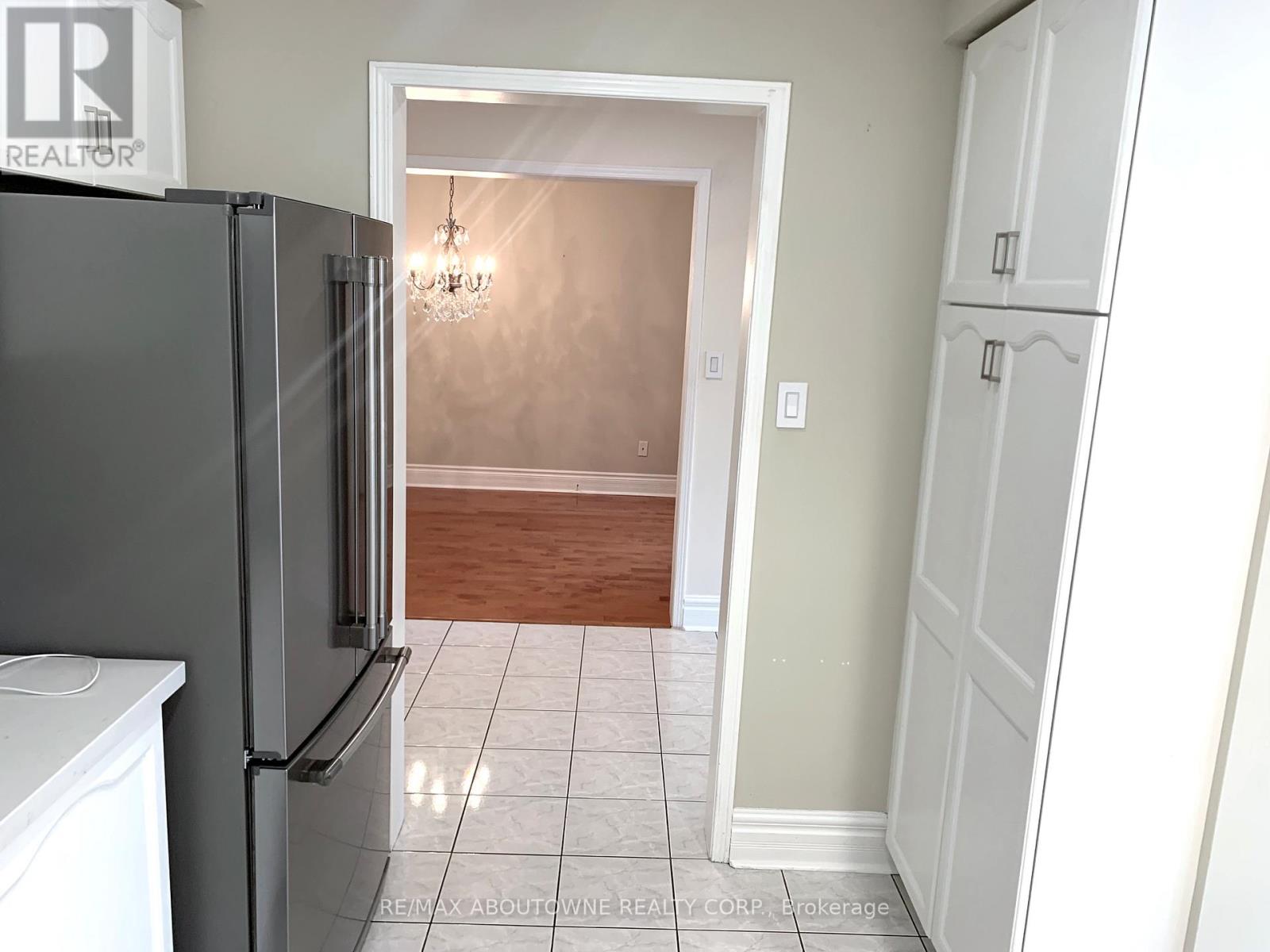 (Upper) - 4766 Wild Rose Street, Mississauga, Ontario  L5M 5M6 - Photo 19 - W12530230