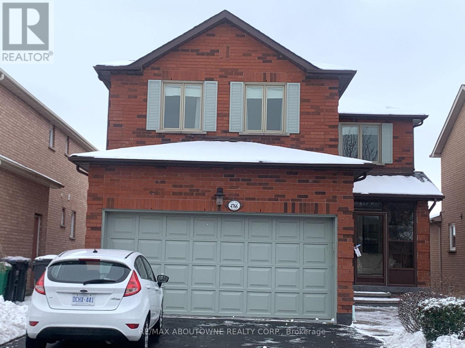 (Upper) - 4766 Wild Rose Street, Mississauga, Ontario  L5M 5M6 - Photo 2 - W12530230