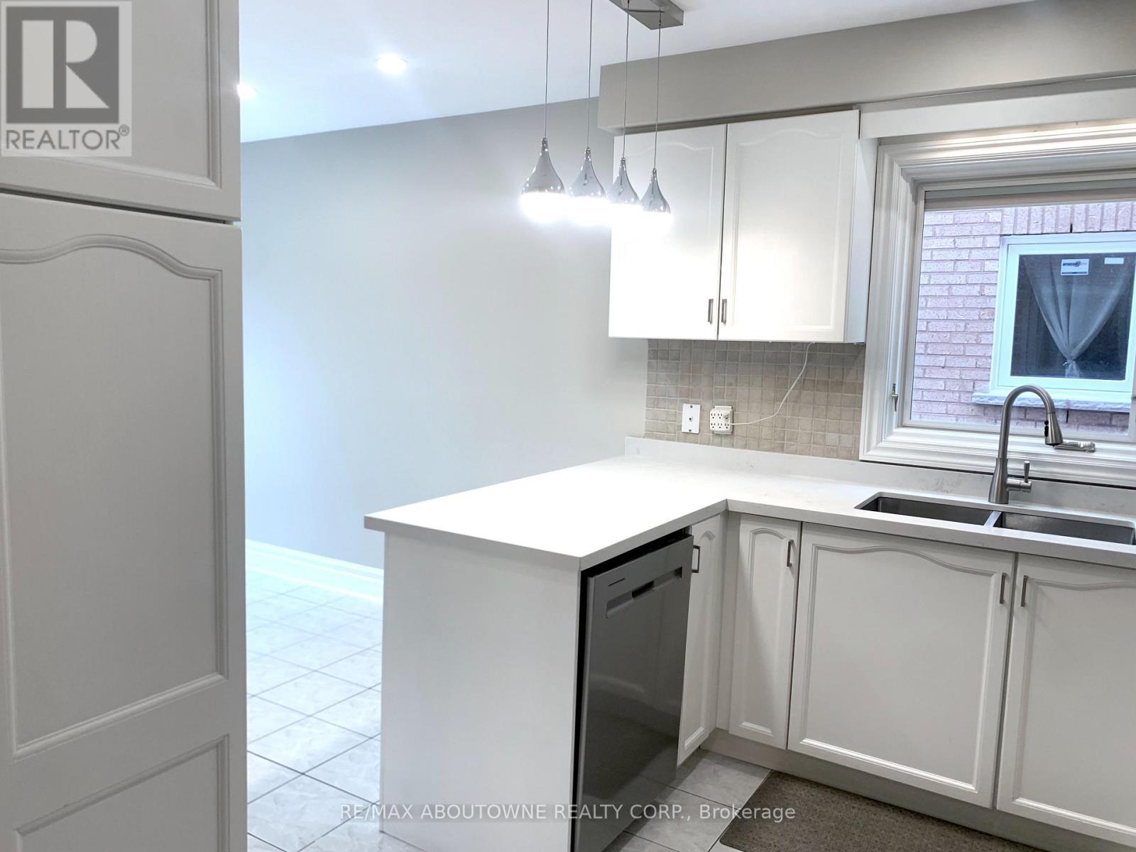 (Upper) - 4766 Wild Rose Street, Mississauga, Ontario  L5M 5M6 - Photo 20 - W12530230