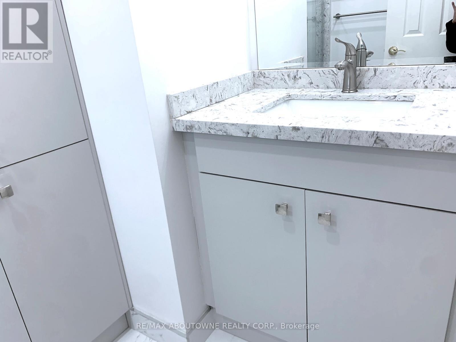 (Upper) - 4766 Wild Rose Street, Mississauga, Ontario  L5M 5M6 - Photo 24 - W12530230