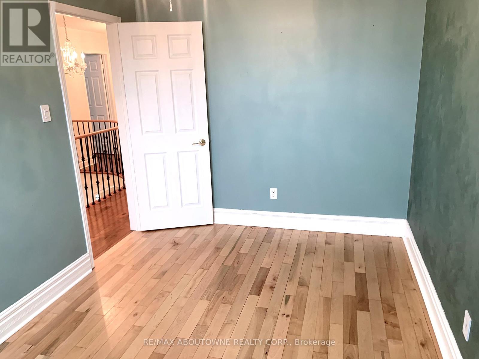 (Upper) - 4766 Wild Rose Street, Mississauga, Ontario  L5M 5M6 - Photo 30 - W12530230