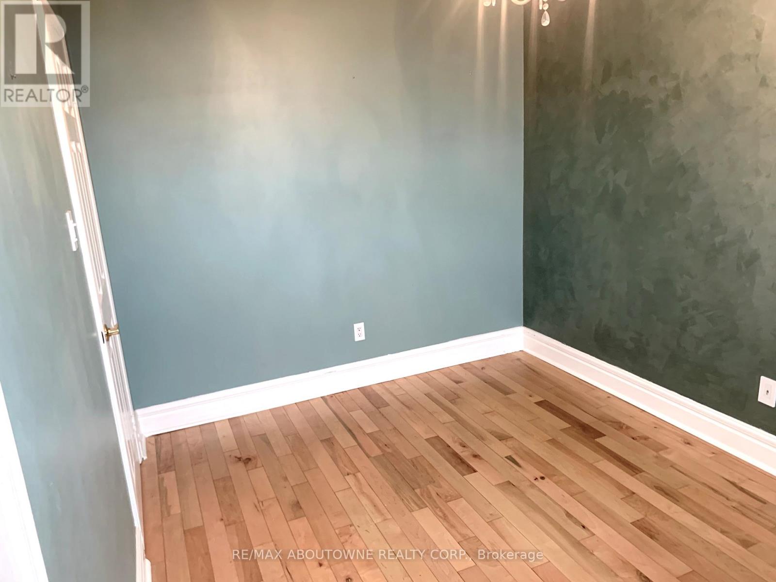 (Upper) - 4766 Wild Rose Street, Mississauga, Ontario  L5M 5M6 - Photo 33 - W12530230