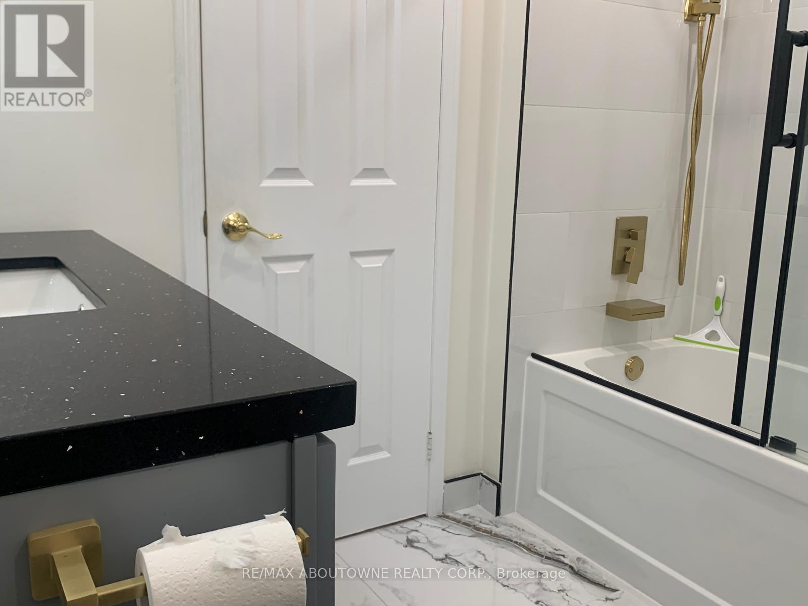 (Upper) - 4766 Wild Rose Street, Mississauga, Ontario  L5M 5M6 - Photo 38 - W12530230