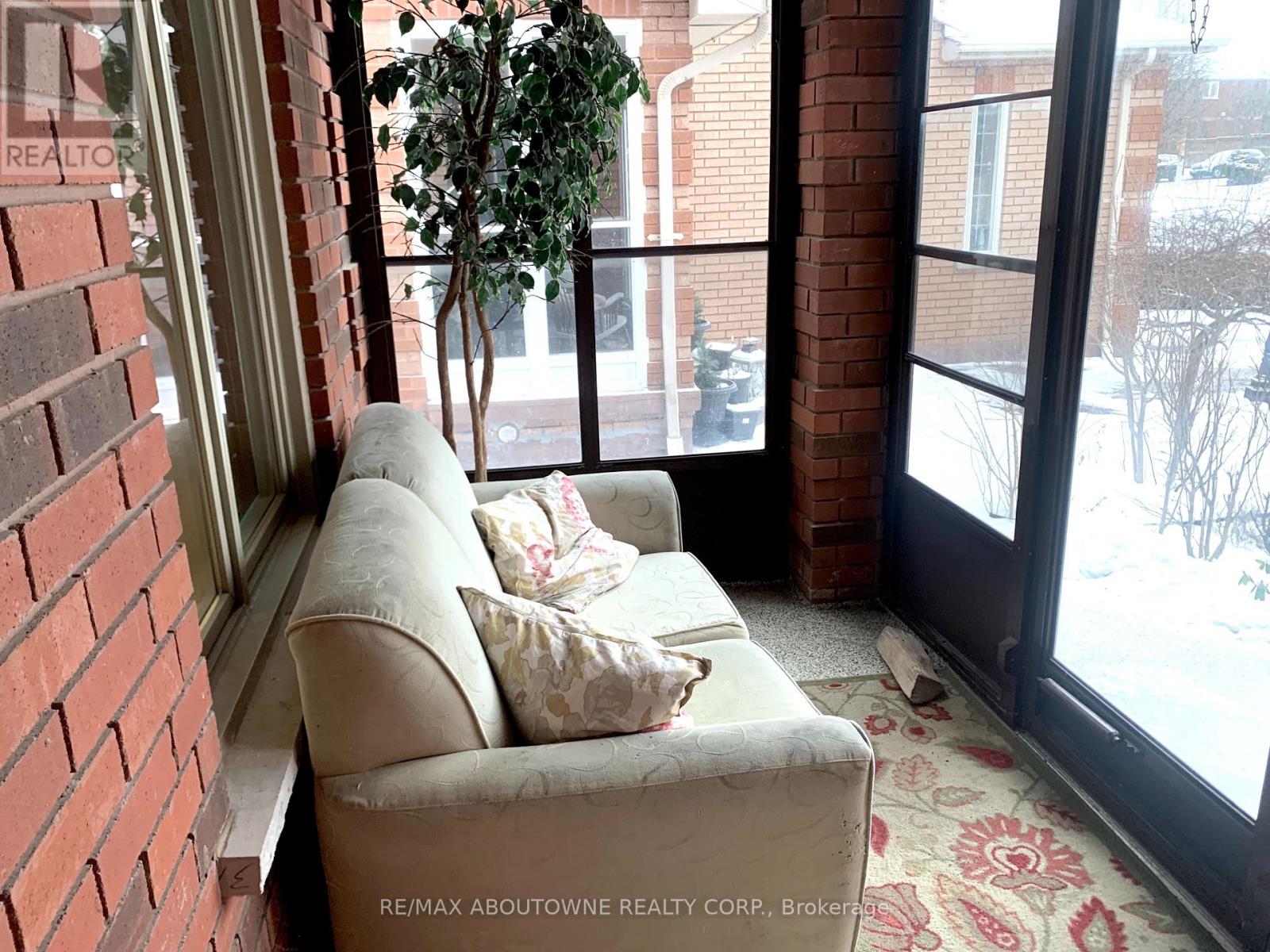 (Upper) - 4766 Wild Rose Street, Mississauga, Ontario  L5M 5M6 - Photo 5 - W12530230