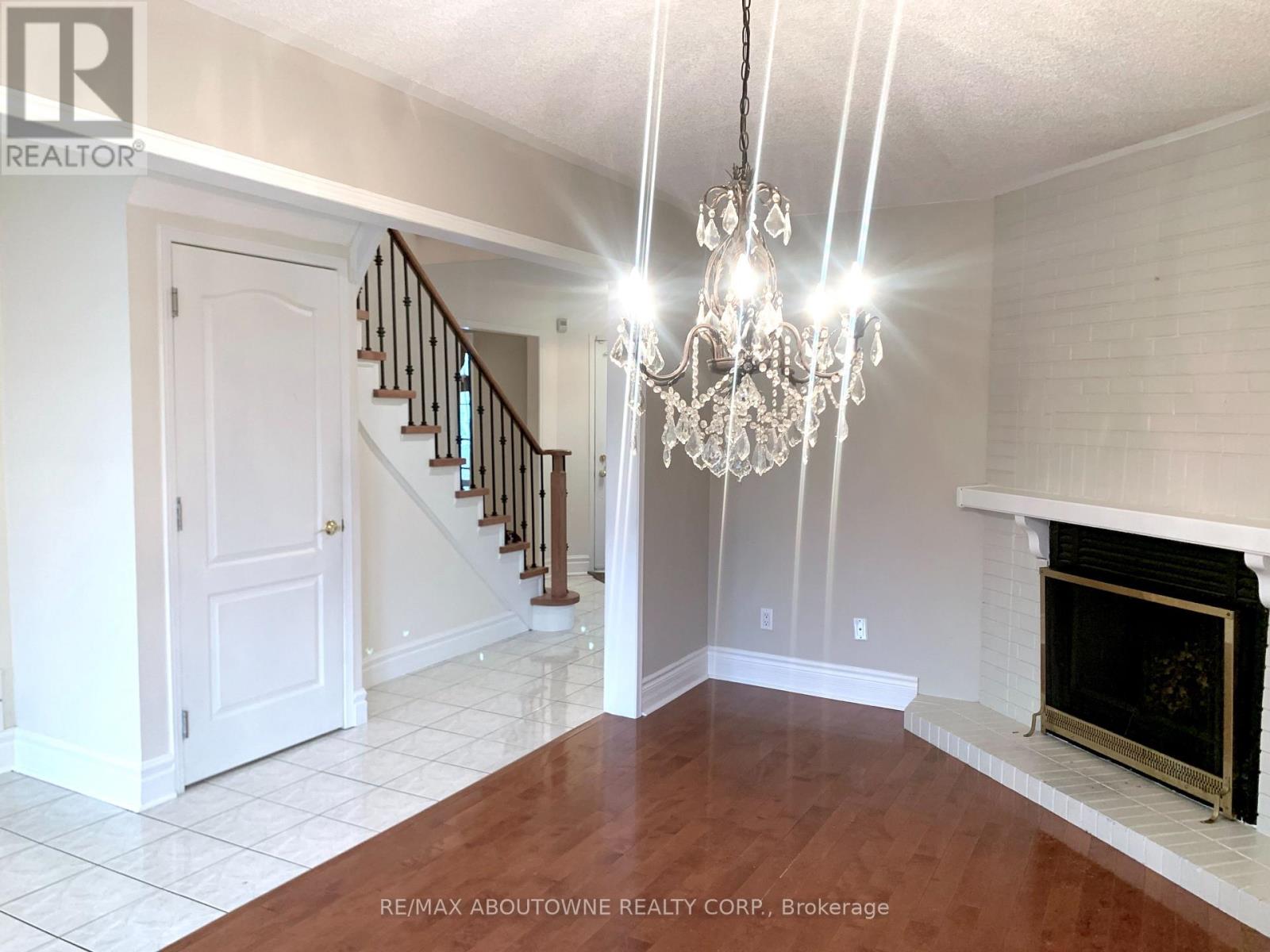 (Upper) - 4766 Wild Rose Street, Mississauga, Ontario  L5M 5M6 - Photo 7 - W12530230