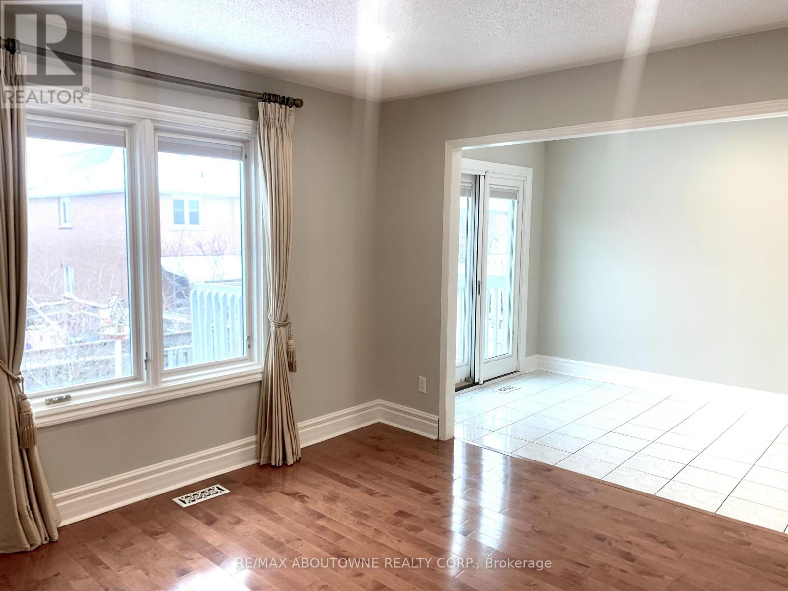 (Upper) - 4766 Wild Rose Street, Mississauga, Ontario  L5M 5M6 - Photo 9 - W12530230