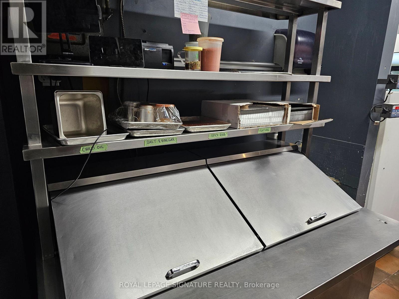 3747 Lake Shore Boulevard W, Toronto, Ontario  M8W 1P9 - Photo 11 - W12530288