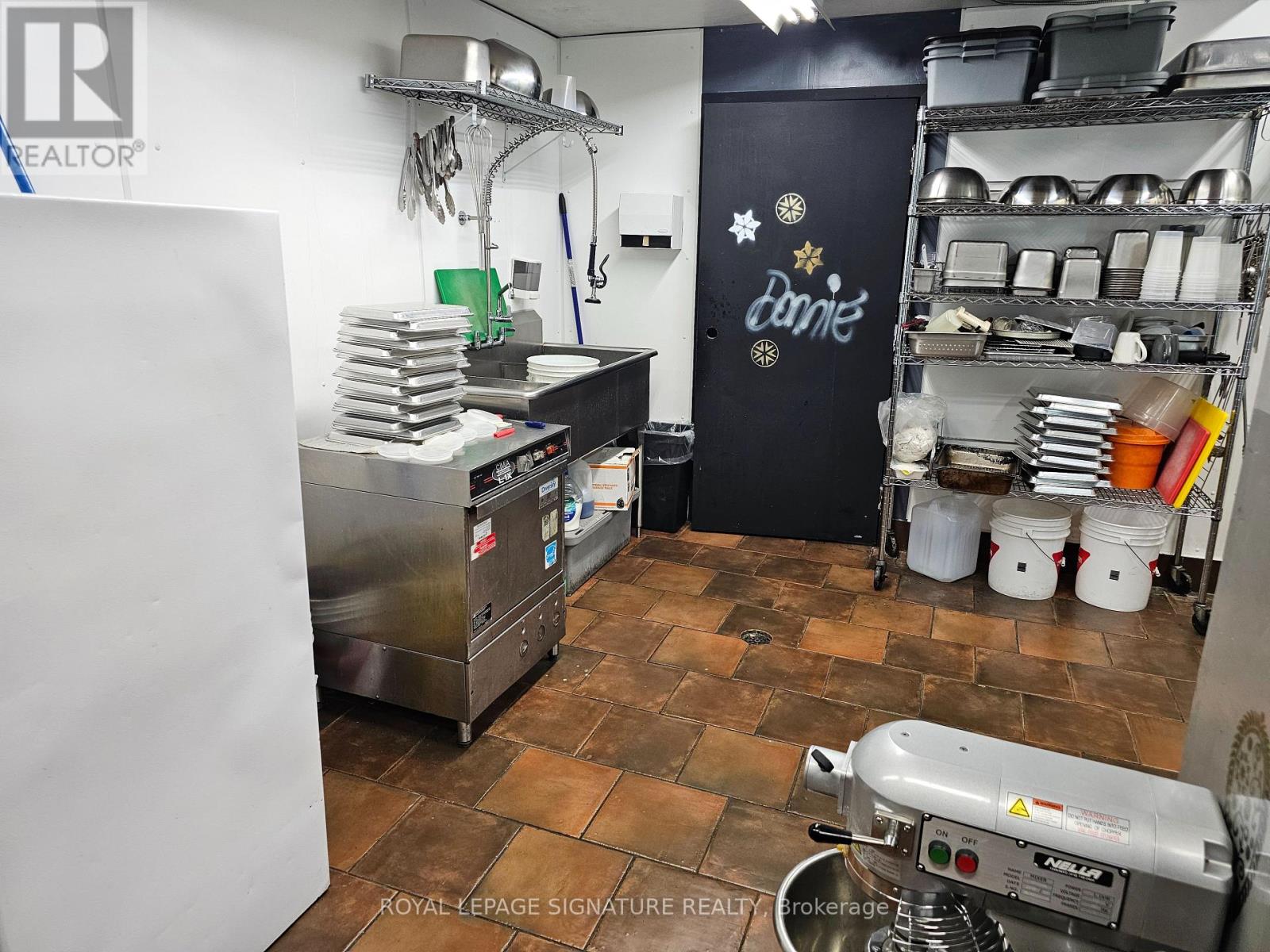 3747 Lake Shore Boulevard W, Toronto, Ontario  M8W 1P9 - Photo 12 - W12530288