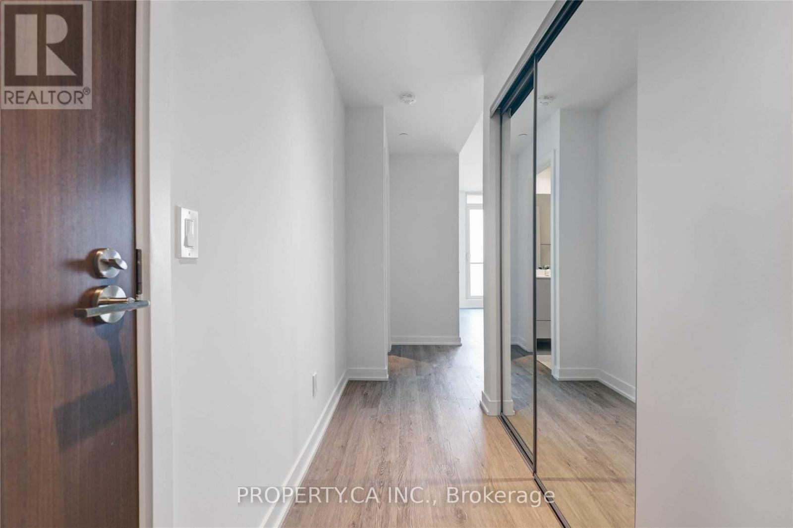 1808 - 1926 Lake Shore Boulevard W, Toronto, Ontario  M6S 1A1 - Photo 2 - W12530292