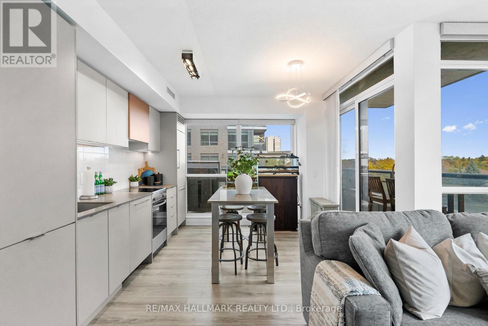 409 - 10 Gibbs Road, Toronto, Ontario  M9B 0E2 - Photo 11 - W12530374