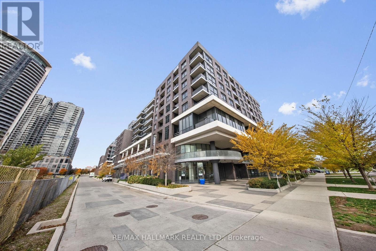 409 - 10 Gibbs Road, Toronto, Ontario  M9B 0E2 - Photo 3 - W12530374