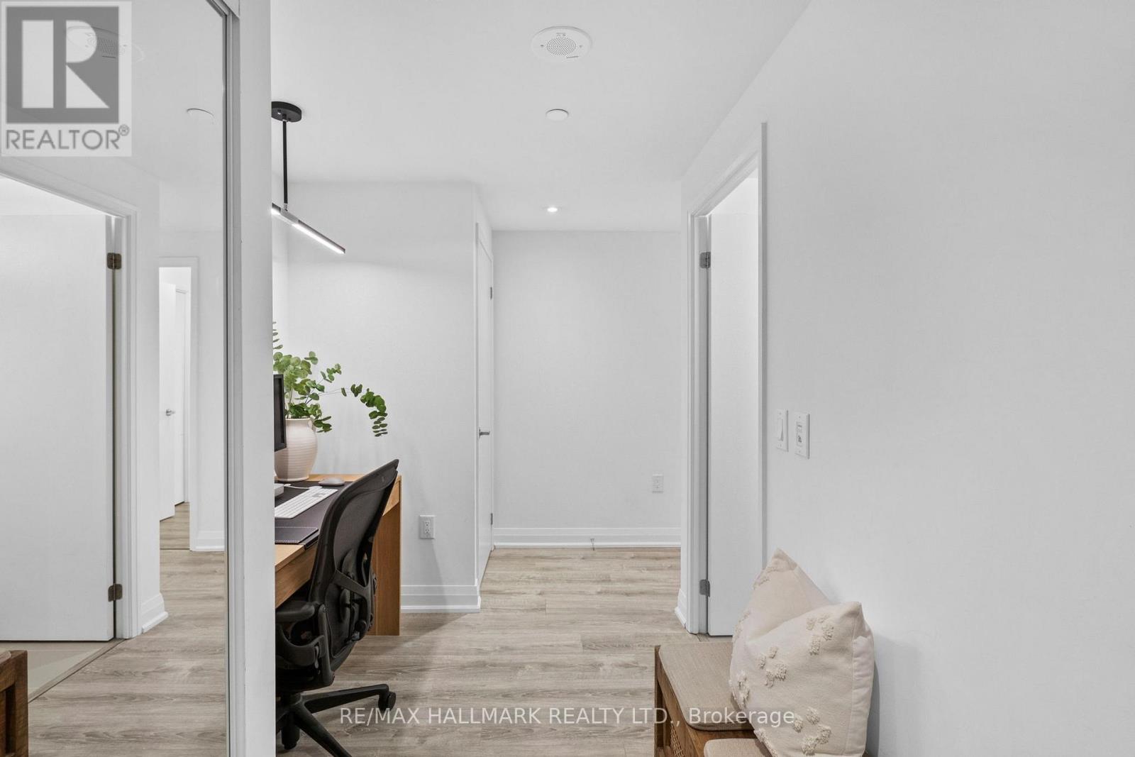 409 - 10 Gibbs Road, Toronto, Ontario  M9B 0E2 - Photo 9 - W12530374