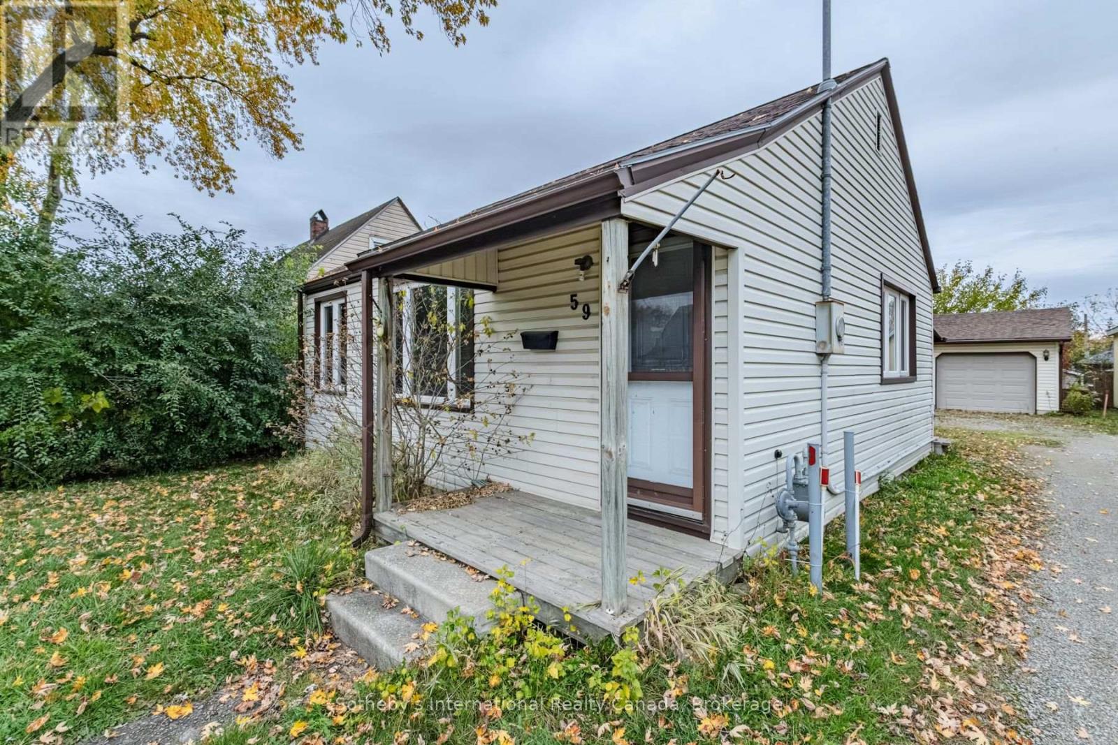 59 Salisbury Avenue, Brantford, Ontario  N3S 1M8 - Photo 3 - X12530464