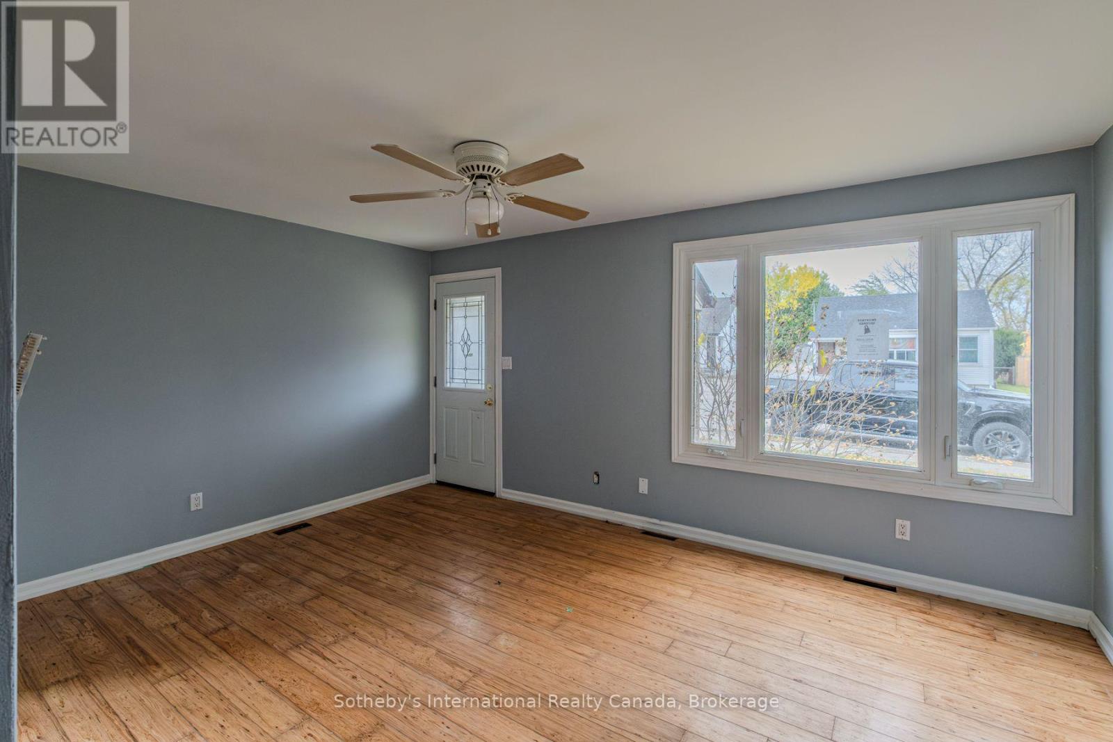 59 Salisbury Avenue, Brantford, Ontario  N3S 1M8 - Photo 4 - X12530464