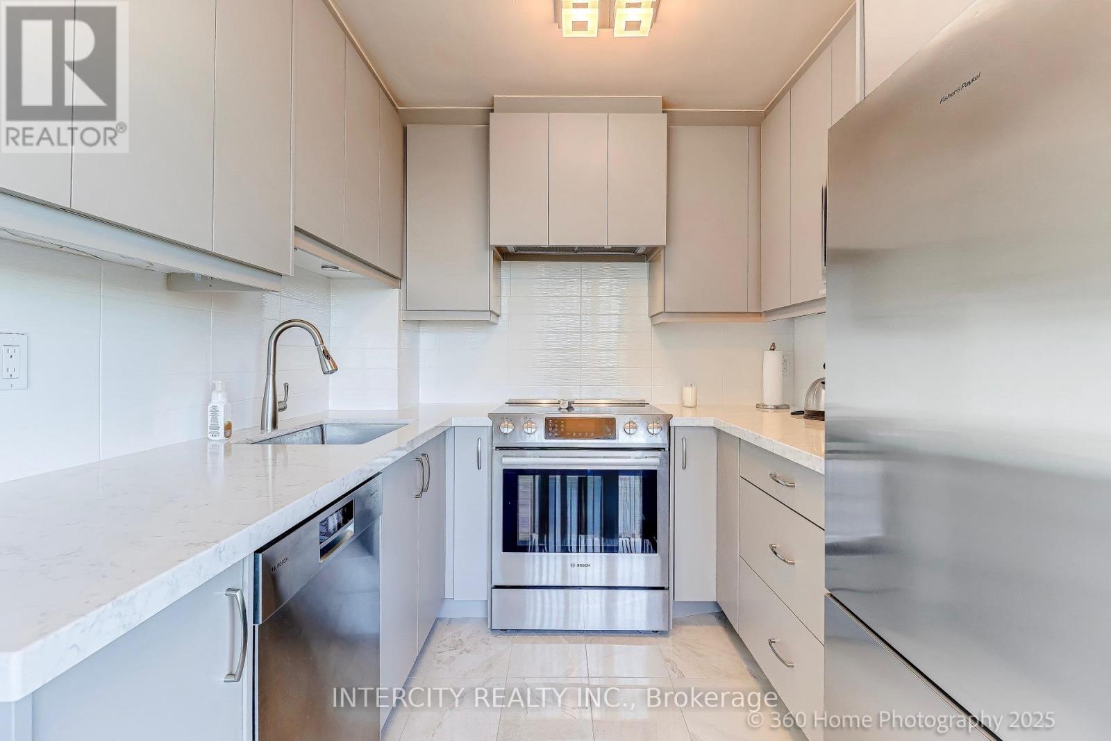 703 - 5 Emerald Lane, Vaughan, Ontario  L4J 8P7 - Photo 10 - N12530382