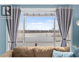 312 6 RENAISSANCE SQUARE