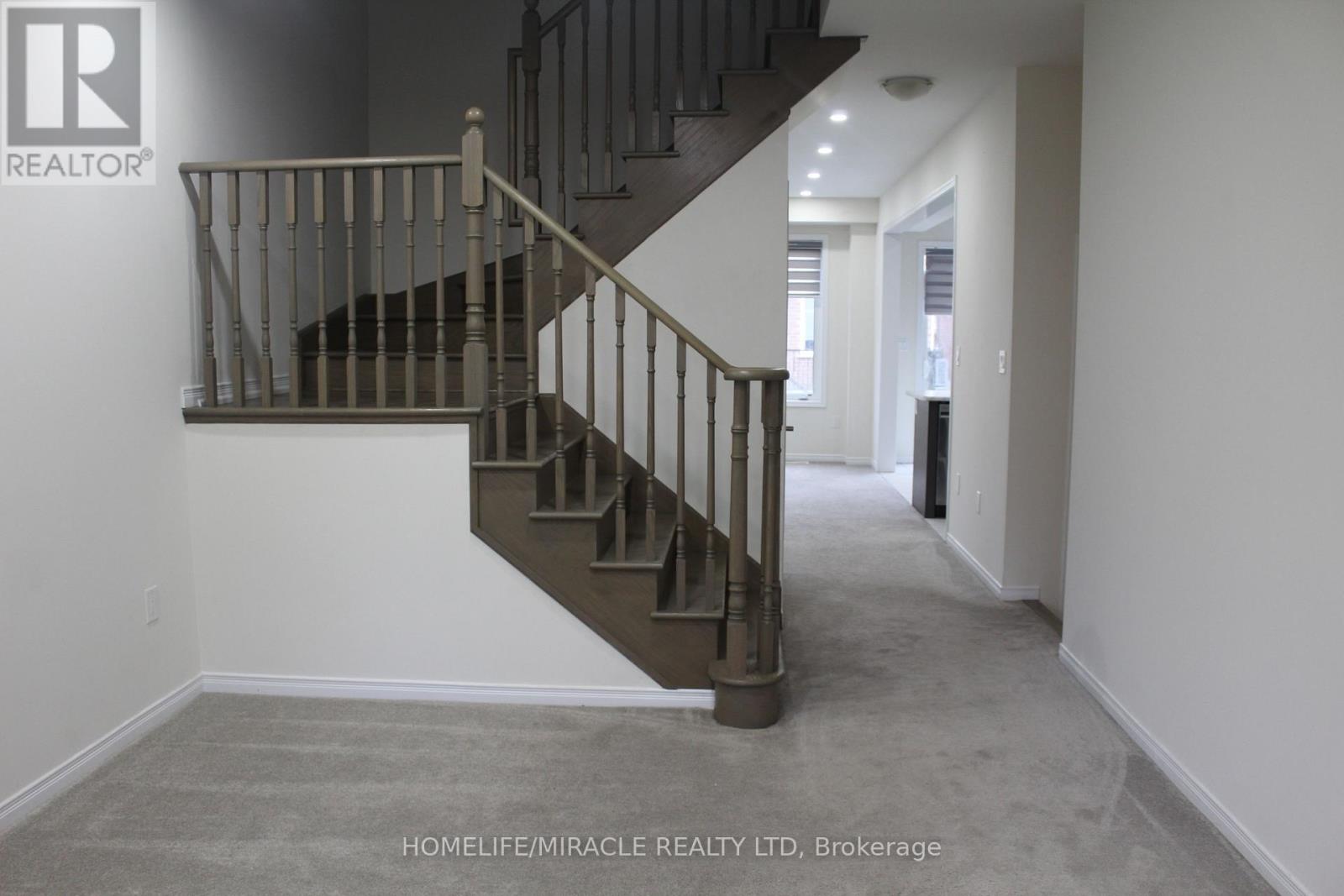 7 Esther Crescent, Thorold, Ontario  L3B 0E9 - Photo 4 - X12530238