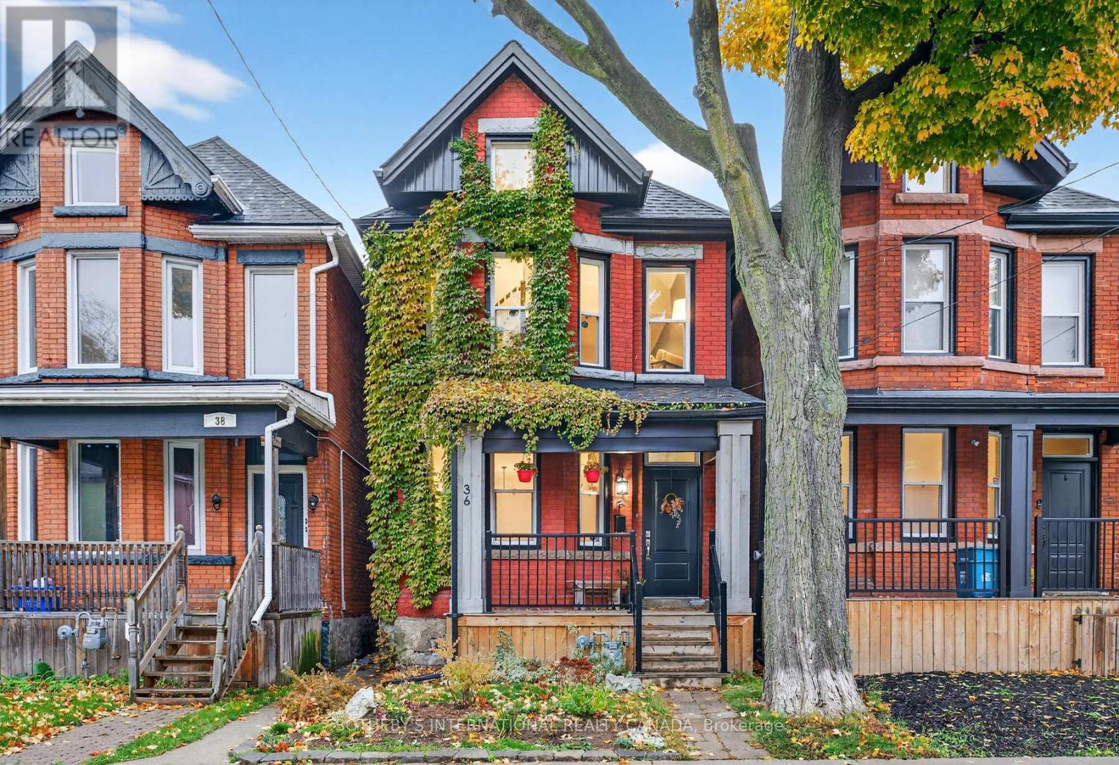 36 ASHLEY STREET, Hamilton, Ontario