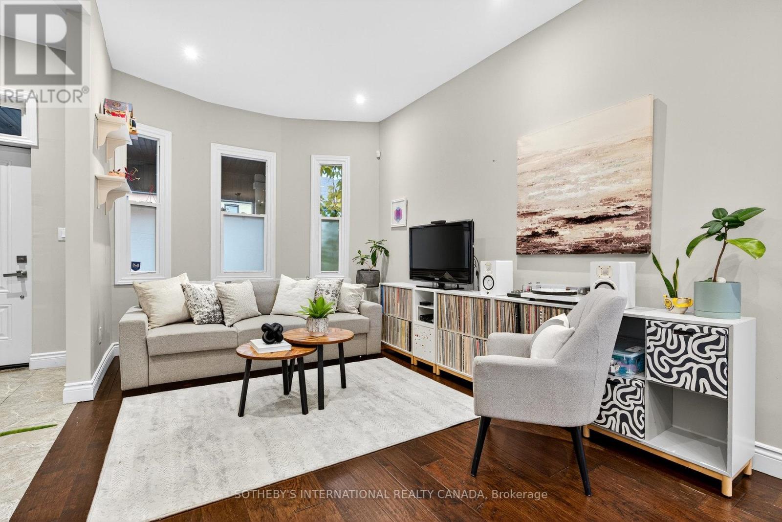 36 Ashley Street, Hamilton, Ontario  L8L 5S6 - Photo 4 - X12530272