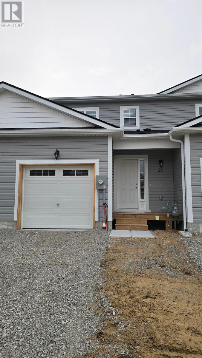 22 Mcconnell Crescent, Bracebridge, Ontario  P1L 0N7 - Photo 2 - X12530294