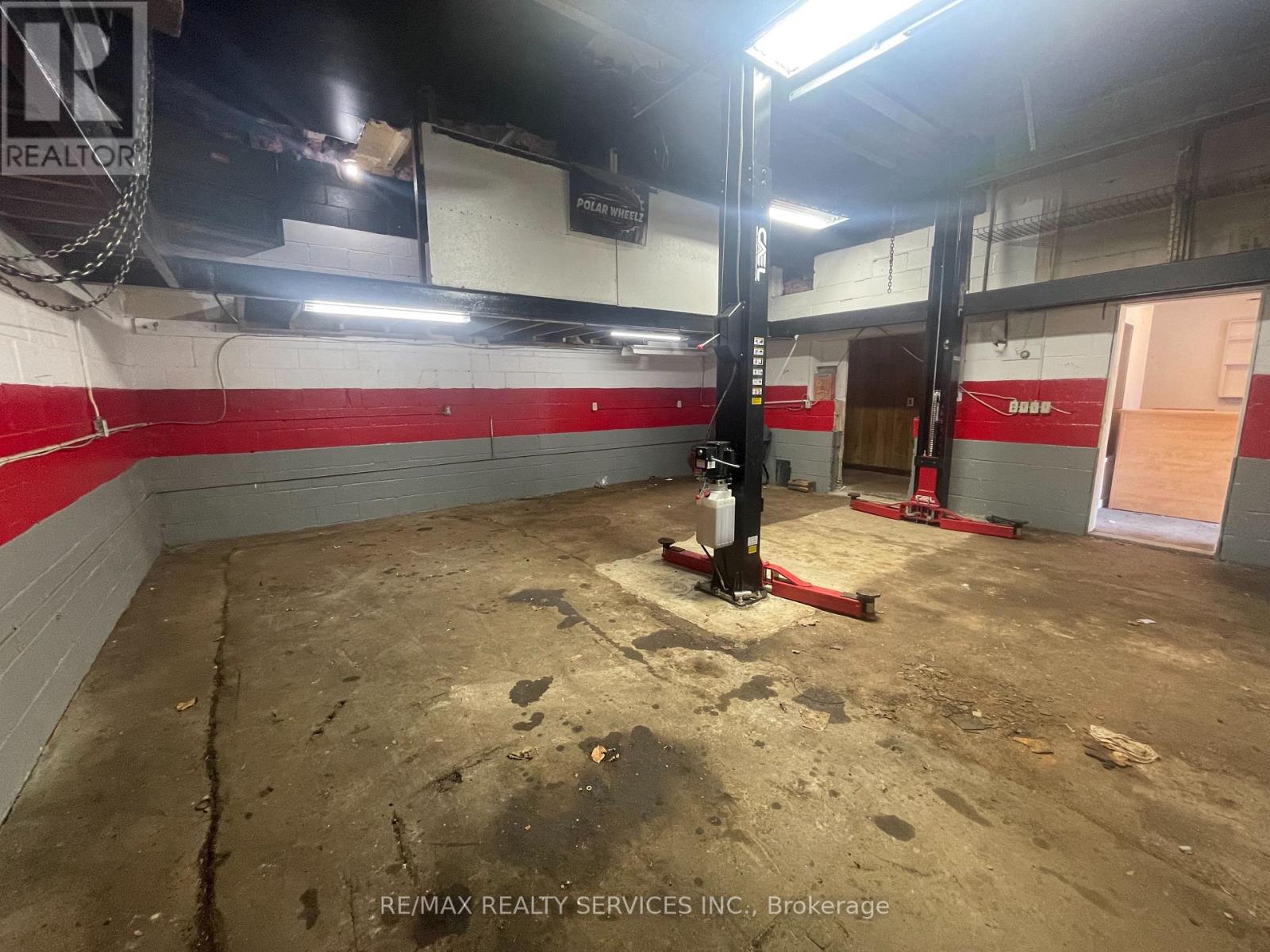 46 Kitchener Avenue, Brantford, Ontario  N3S 1A4 - Photo 8 - X12530300